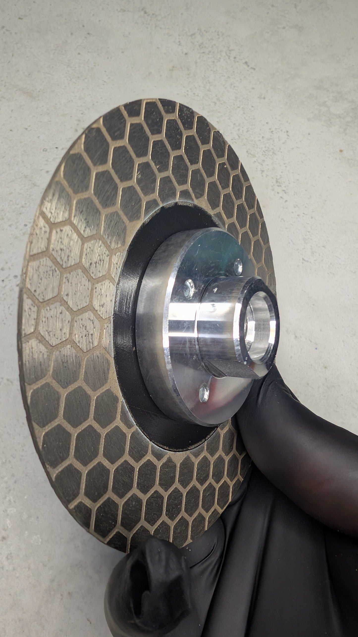 Segmented diamond blade with flange for tile edge beveling (mitre cuts).
